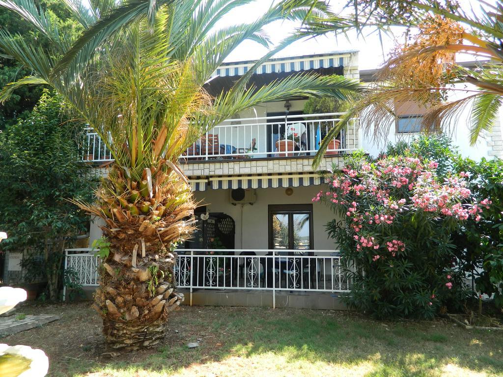 Apartments Vila Palma Medulin Exterior photo